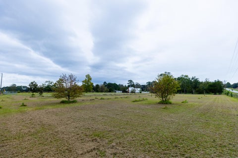 Tiny photo for 7 Red Oak RD, Tifton, GA 31794 (MLS # 143202)