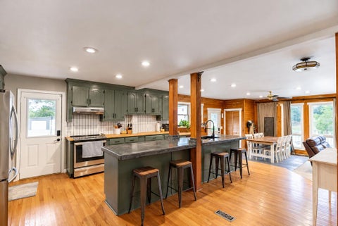 Tiny photo for 7 Red Oak RD, Tifton, GA 31794 (MLS # 143202)