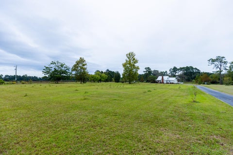 Tiny photo for 7 Red Oak RD, Tifton, GA 31794 (MLS # 143202)