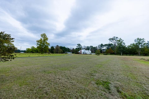Tiny photo for 7 Red Oak RD, Tifton, GA 31794 (MLS # 143202)