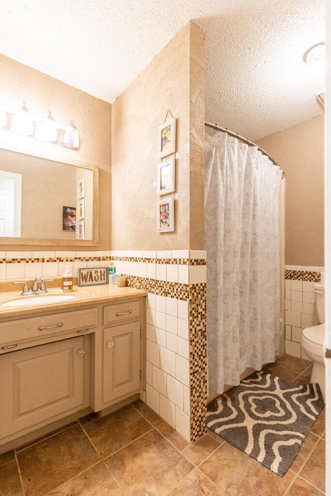Tiny photo for 7 Red Oak RD, Tifton, GA 31794 (MLS # 143202)
