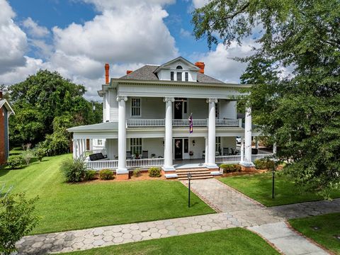 Photo of 409 S Main St, Fitzgerald, GA 31750 (MLS # 138754)