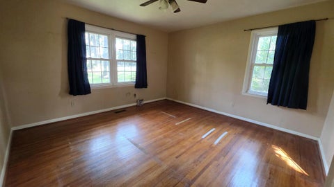 Tiny photo for 1123 W Roanoke Drive Ext, Fitzgerald, GA 31750 (MLS # 143131)