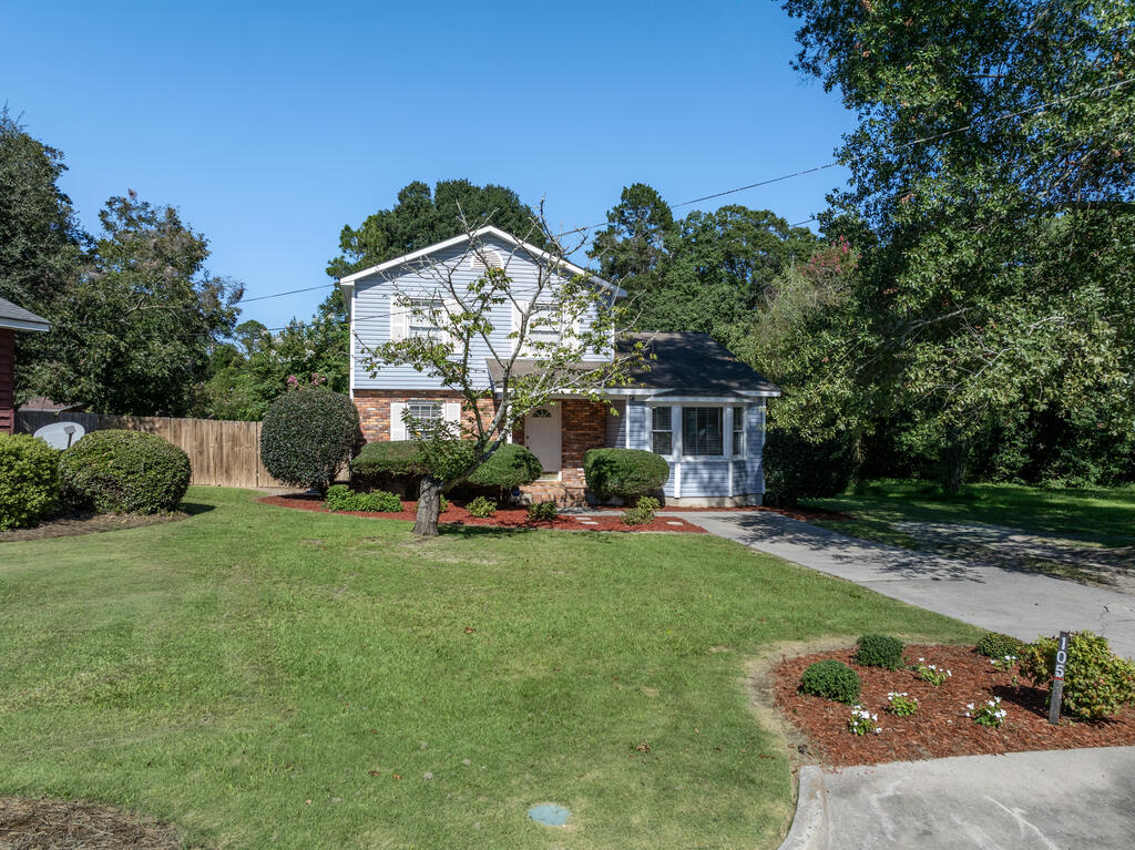 105 Clyde Circle