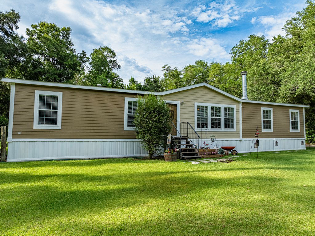 137 Worth Rd