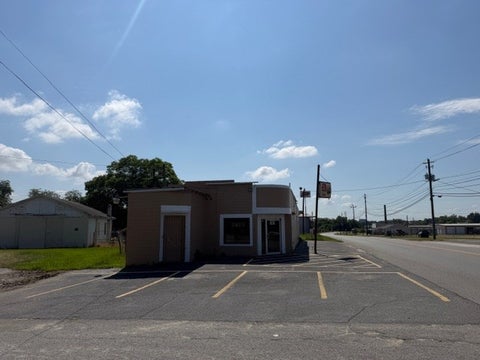 Tiny photo for 701 E 2nd St, Tifton, GA 31794 (MLS # 142763)