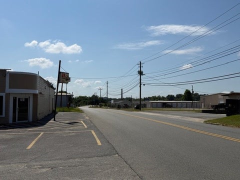 Tiny photo for 701 E 2nd St, Tifton, GA 31794 (MLS # 142763)