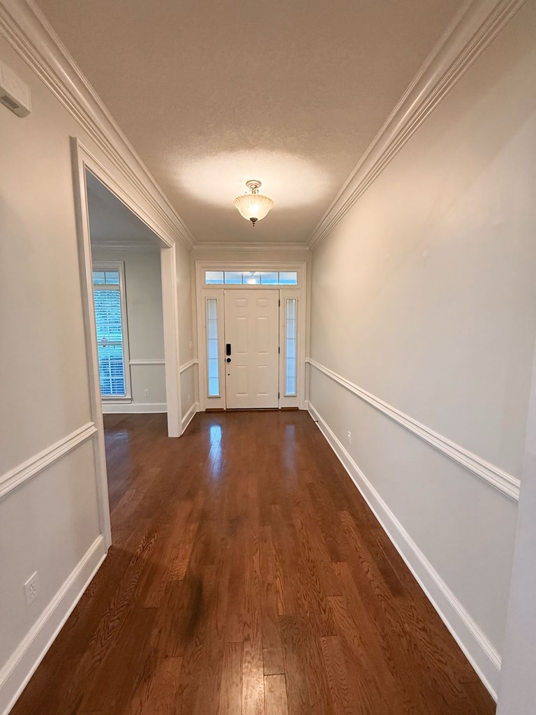 152 W. Main St