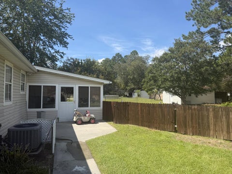 Tiny photo for 827 42nd St E ST, Tifton, GA 31794 (MLS # 143169)