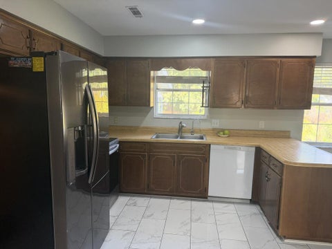 Tiny photo for 827 42nd St E ST, Tifton, GA 31794 (MLS # 143169)
