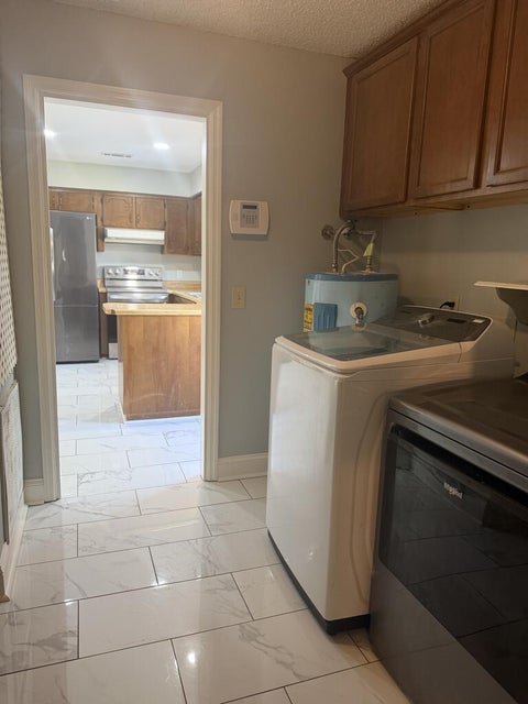 Tiny photo for 827 42nd St E ST, Tifton, GA 31794 (MLS # 143169)