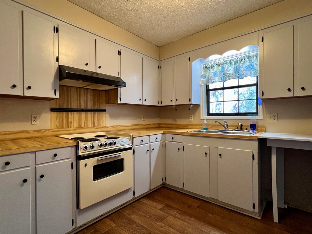 100 Strawberry Court