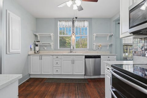 Tiny photo for 816 W Central Avenue, Fitzgerald, GA 31750 (MLS # 142404)