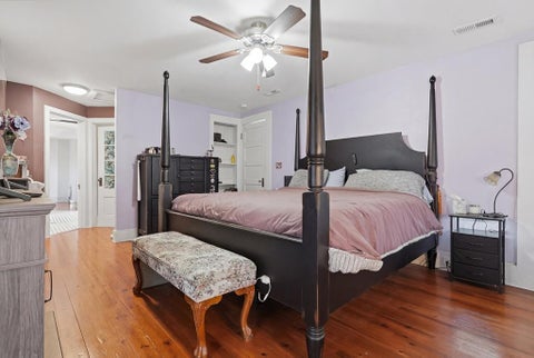 Tiny photo for 816 W Central Avenue, Fitzgerald, GA 31750 (MLS # 142404)
