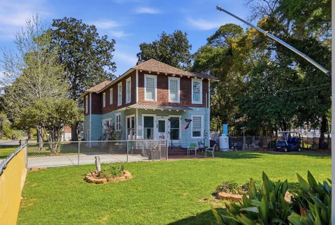 Tiny photo for 816 W Central Avenue, Fitzgerald, GA 31750 (MLS # 142404)