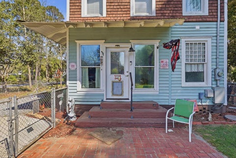 Tiny photo for 816 W Central Avenue, Fitzgerald, GA 31750 (MLS # 142404)