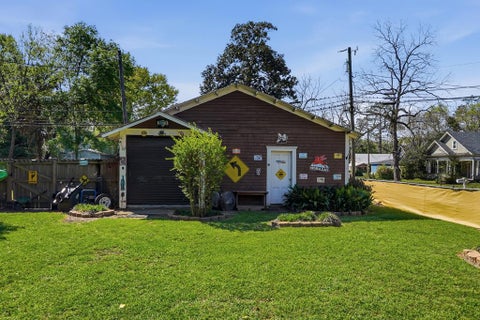 Tiny photo for 816 W Central Avenue, Fitzgerald, GA 31750 (MLS # 142404)
