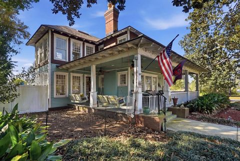 Photo of 816 W Central Avenue, Fitzgerald, GA 31750 (MLS # 142404)