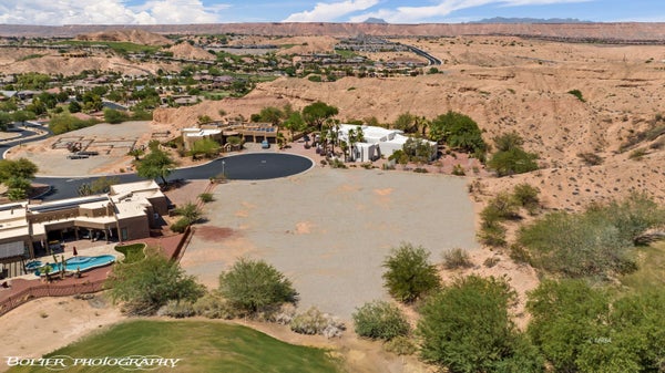 562 LA SCALA DR, MESQUITE, NV 89027 - Image 8611bf4b8eaffbb2f3bd7ae4b14b0d33/2465256686