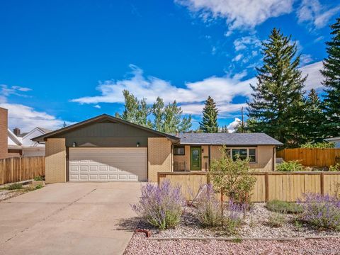 Photo of 2527 Park Avenue, Laramie, WY 82070 (MLS # 250646)