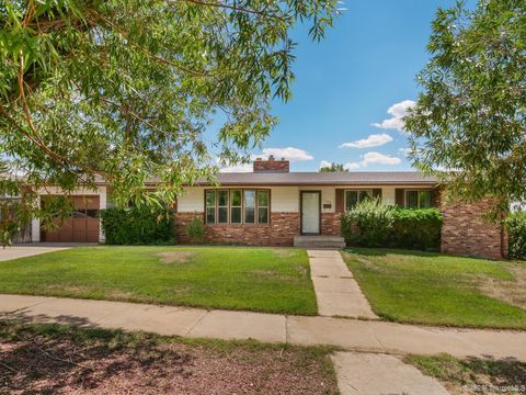 Photo of 1445 Bonneville St, Laramie, WY 82070 (MLS # 250569)