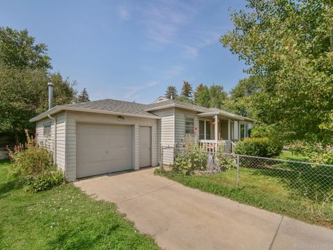 Photo of 906 S 15th St, Laramie, WY 82070 (MLS # 250634)