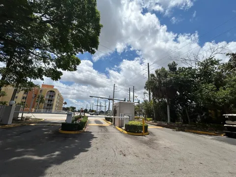 6995 NW 186th St Unit E509, Hialeah, FL MLS: A11799004
