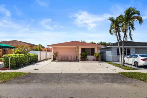 1370 W 42nd Place, Hialeah, FL MLS: A11798560