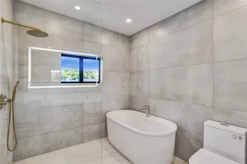1941 NE 186th Dr, North Miami Beach, FL 33179 - MLS#: A11724080