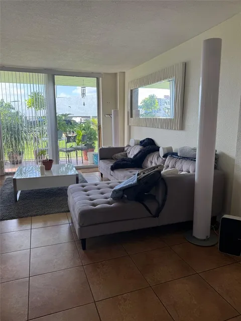 1800 NW 24 Avenue Unit 104, Miami, FL 33125 - MLS#: A11696034
