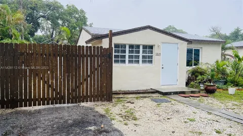 409 SE 22nd St, Fort Lauderdale, FL 33316 - MLS#: A11428112