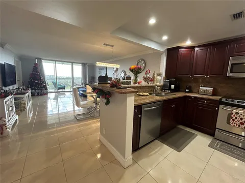 3520 Oaks Way Unit 1010, Pompano Beach, FL MLS: A11763290