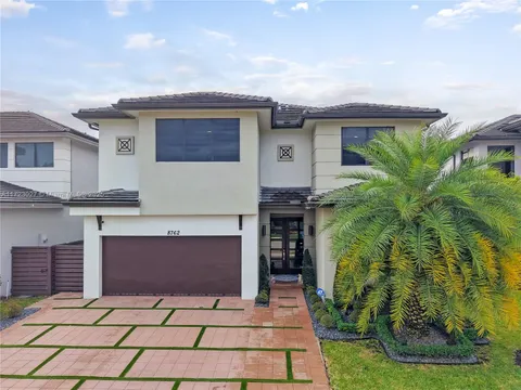 8762 NW 158th St, Miami Lakes, FL MLS: A11723027