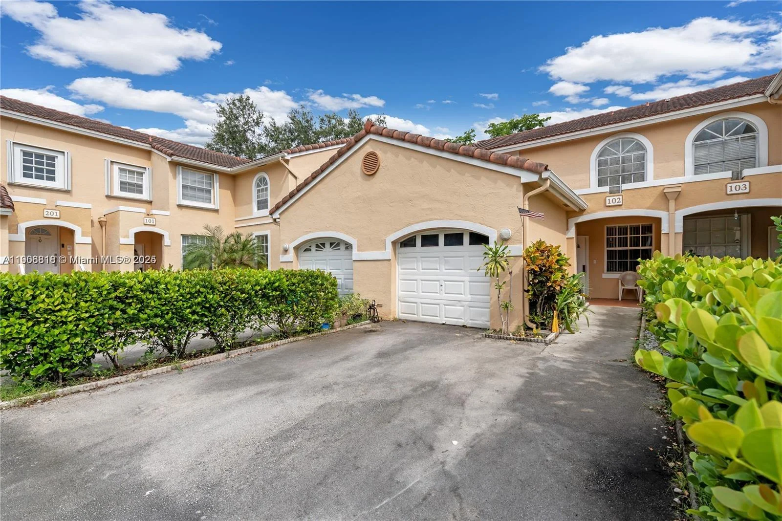 14807 Balgowan Rd Unit 102-12, Miami Lakes, FL 33016 | A11906818 ...