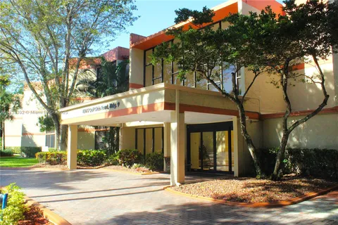 16475 Golf Club Rd Unit 201, Weston, FL 33326 - MLS#: A11733392