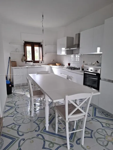 33 Via della Torre, Caccamo, CA MLS: A11729163