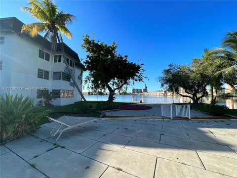 Miami, FL 33179