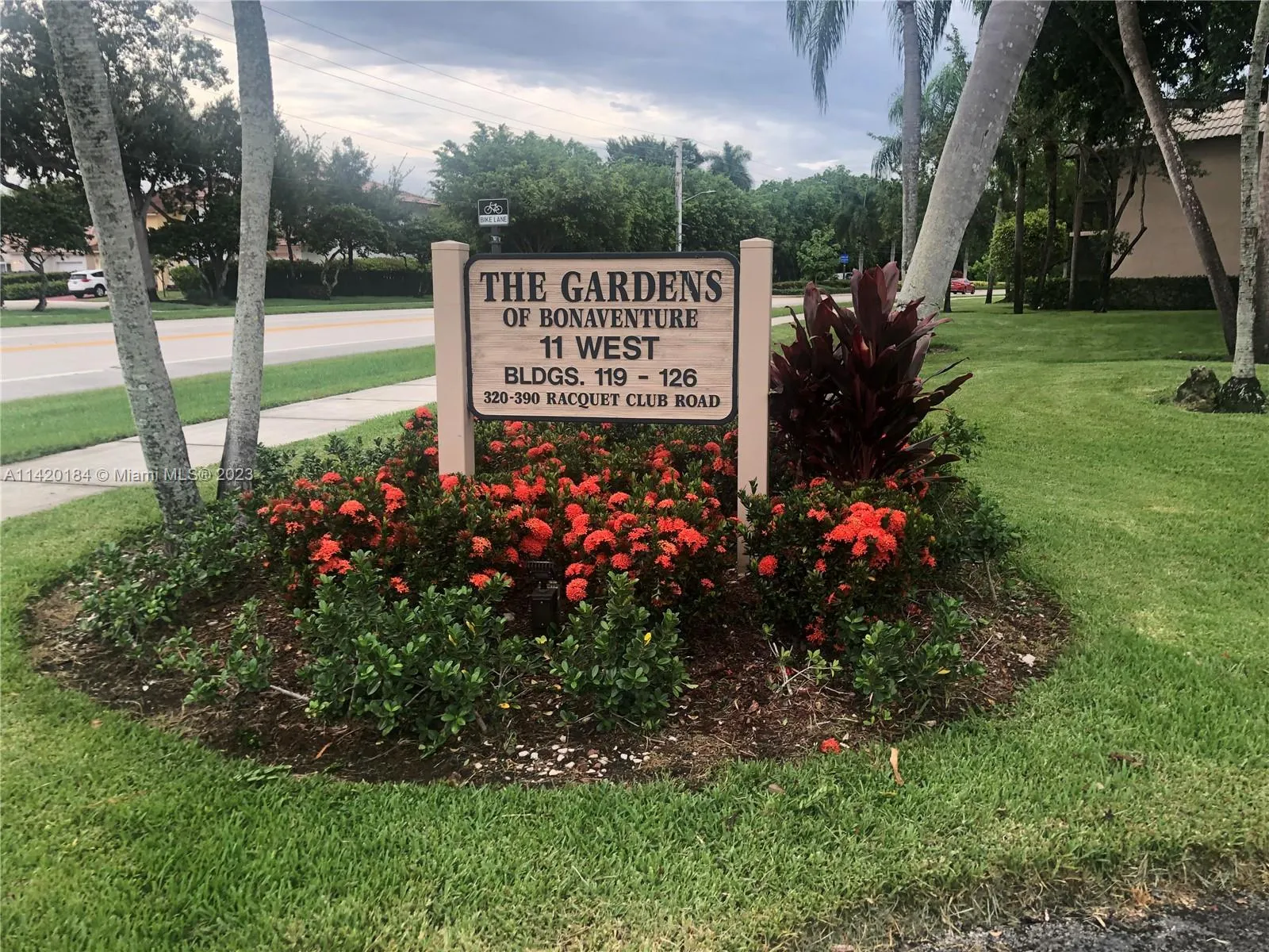 330 Racquet Club Rd Unit 201