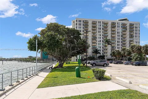 880 NE 69th St Unit 2F, Miami, FL MLS: A11765391