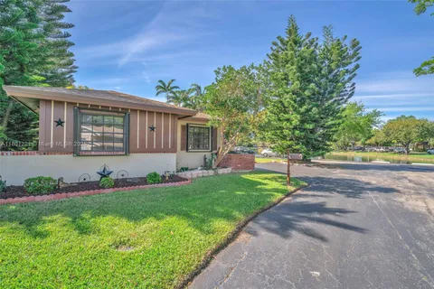 2218 Nova Village Dr, Davie, FL MLS: A11801221