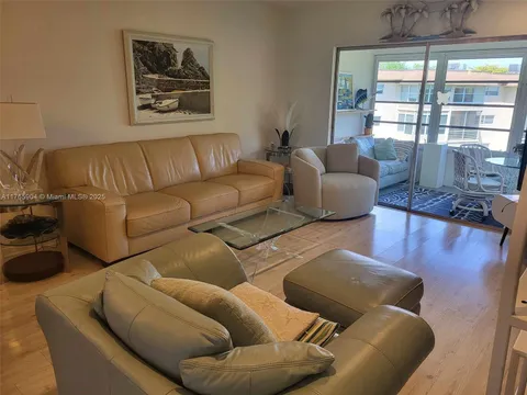 4701 NW 34th St Unit 604, Lauderdale Lakes, FL MLS: A11765904