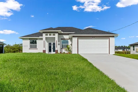 404 Muriel St, Lehigh Acres, FL MLS: A11717581