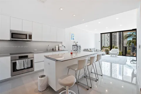 68 SE 6th Street Unit 805, Miami, FL MLS: A11769360