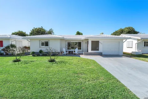 6702 NW 71st St, Tamarac, FL MLS: A11763031