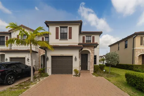 10966 W 33rd Way, Hialeah, FL MLS: A11805864