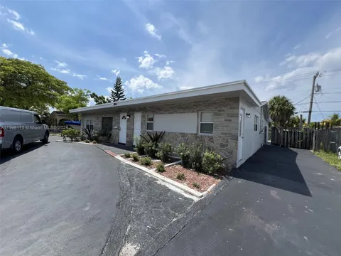 311 W Sample Rd, Deerfield Beach, FL MLS: A11598173