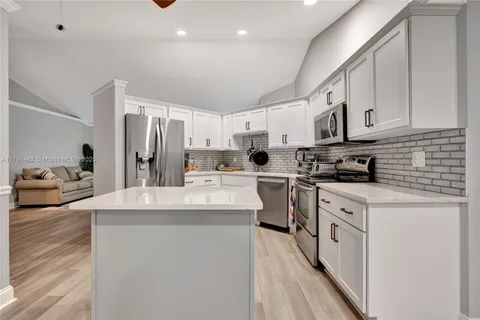 18510 Lake Bend Dr, Jupiter, FL MLS: A11761462