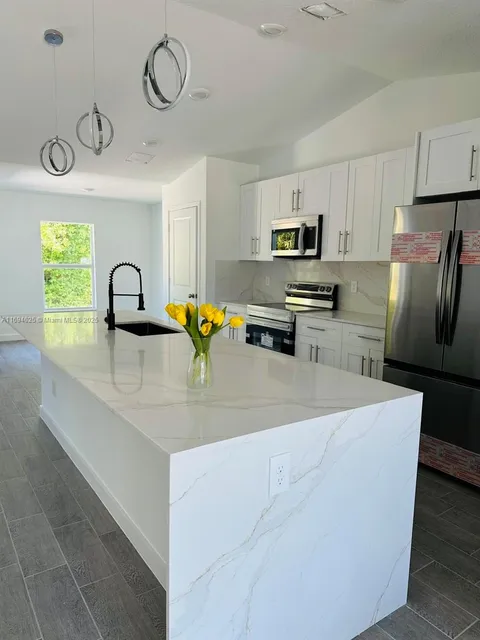 8036 104th Ct, Vero Beach, FL MLS: A11694625