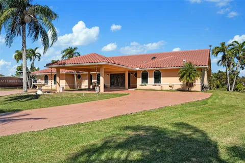 19895 SW 184th St, Miami, FL 33187 - MLS#: A11738967