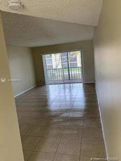 7925 S Colony Cir S Unit 207, Tamarac, FL MLS: A10839714